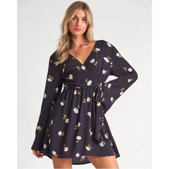 Billabong Floral Wrap Dress - Picture 3 of 11